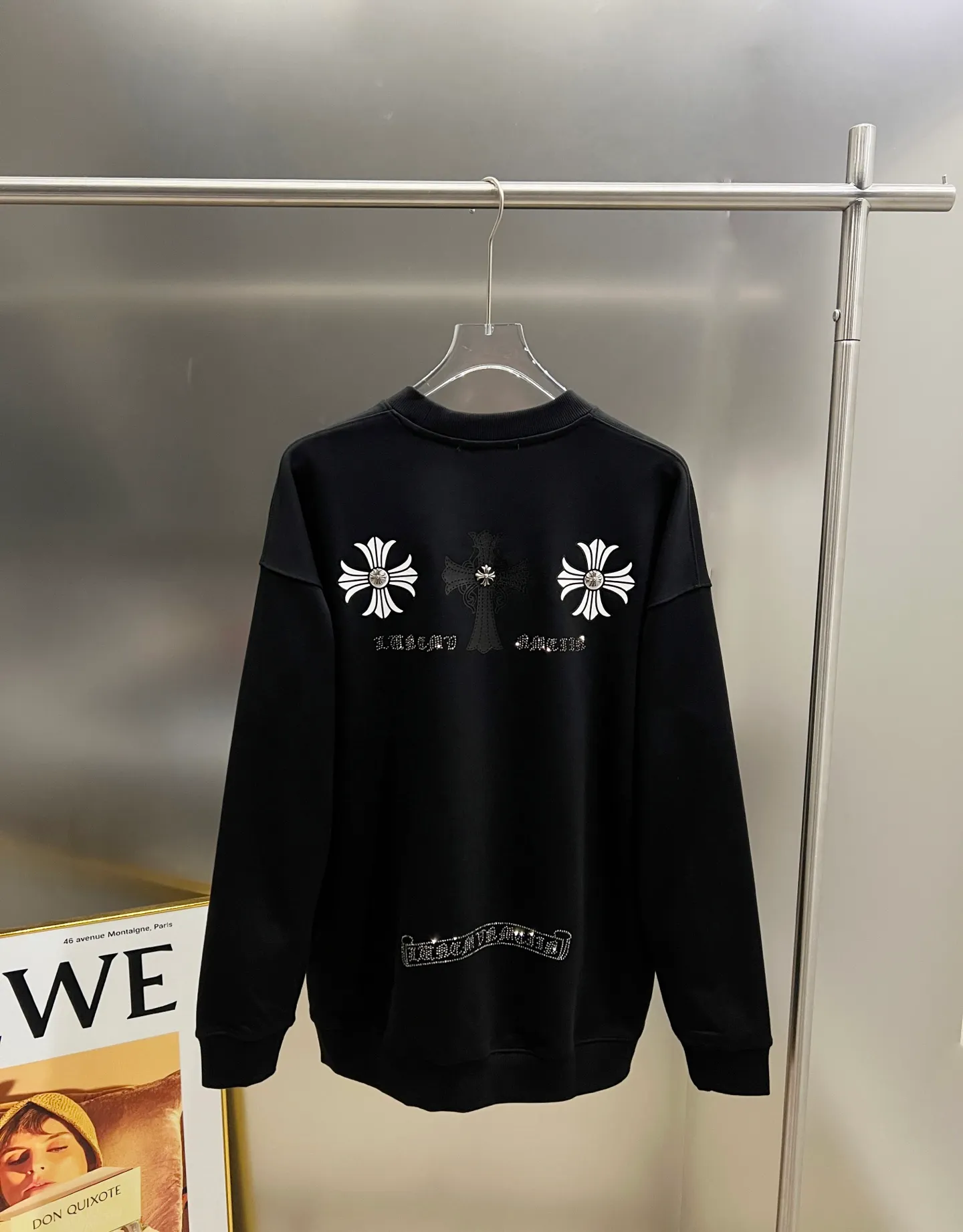 🅿️280 CH Crowe 2025 Autumn and Winter New Style Round Neck Long Sleeve Sweater Cross Patch Leather + Customized Hardware Metal Horseshoe Sanskrit Characters + Middle Eastern Australian Diamond Design Craftsmanship The real thing is great🔥Same style for men and women, loose version Size S M L XL XXL Five sizes Black White